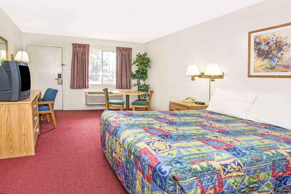 Knights Inn Aurora Rom bilde