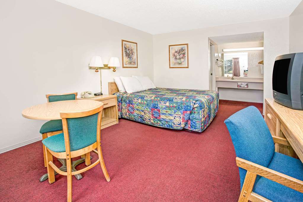 Knights Inn Aurora Rom bilde